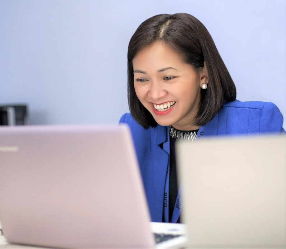 MANAGING DIRECTOR LIEZEL